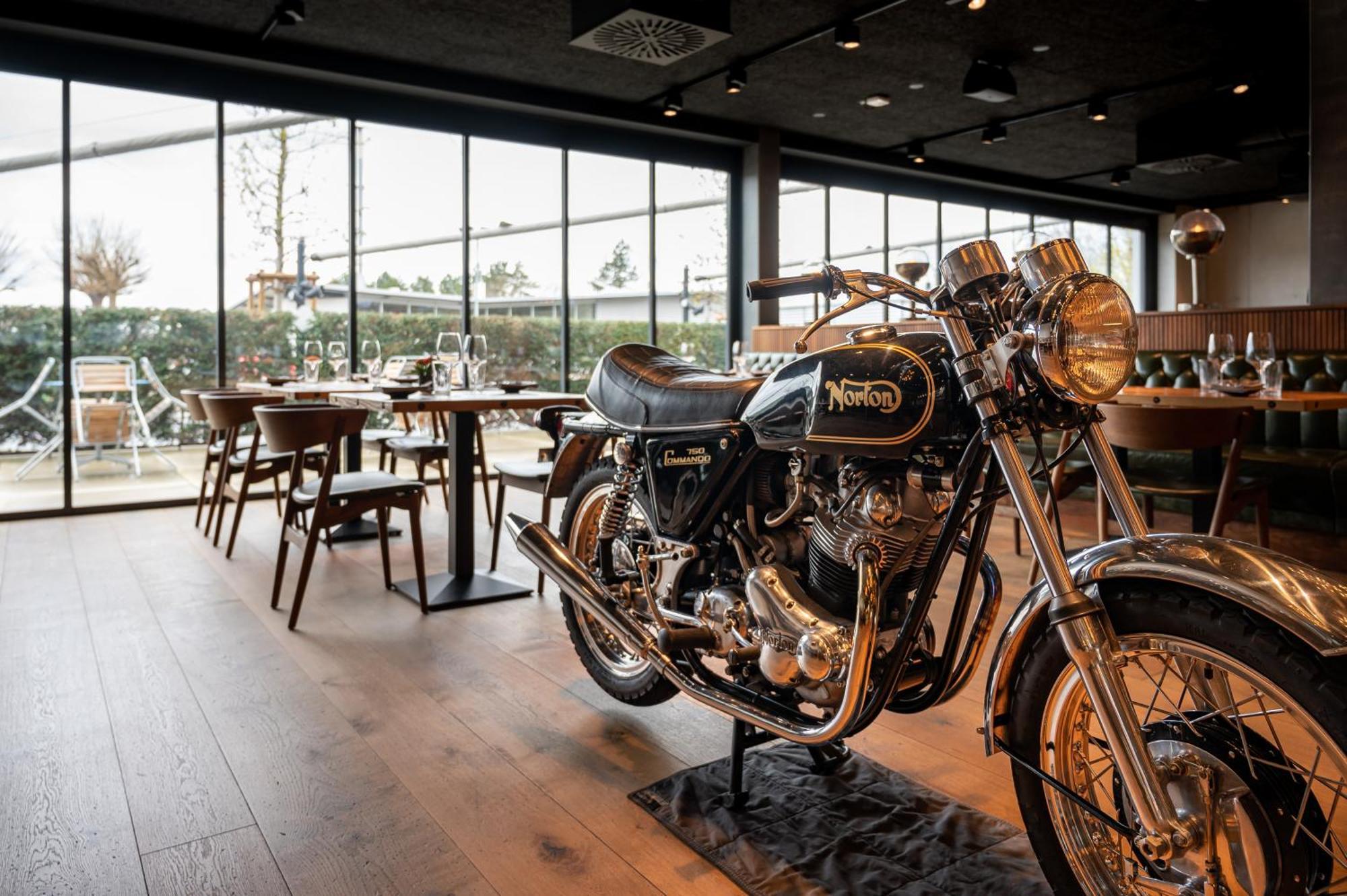 Autohalle Hotel Andelfingen Eksteriør bilde